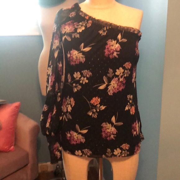 Top - Picture 1 of 2